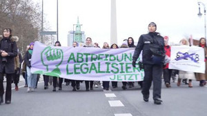 «My body, my choice!»: Tausende demonstrieren für Abtreibungs-Legalisierung in Berlin