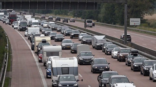 NRW startet in Sommerferien - ADAC warnt vor staureichem Wochenende