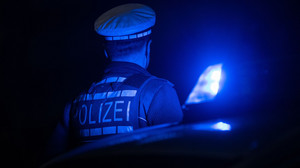 19-Jährige erfasst Mann mit Auto in Frankfurt und flüchtet