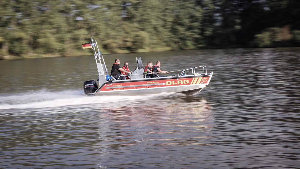 Der Mann sei beim Schwimmen plötzlich untergegangen, heißt es (Symbolbild).