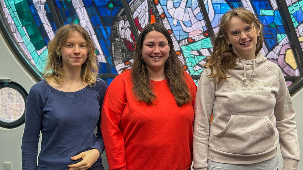 Luca (links) Julia Piretzis (mitte) Sina (rechts) vom landunter-Team 