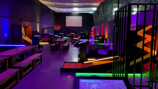 Schach, Pac-Man und Monopoly: Minigolf mit Themenbahnen in Mannheim