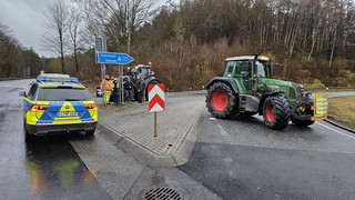 Blockade-Aktionen an A49 und A7: Kaum Verkehrsbehinderungen