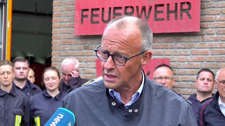 Tagelanger Kampf: Merz dankt Helfern nach Großbrand im Hürtgenwald