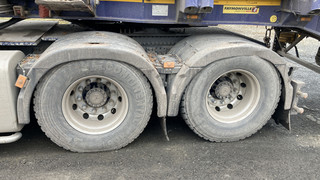 17 Tonnen zuviel: Völlig überladener Holztransporter in Lauterbach