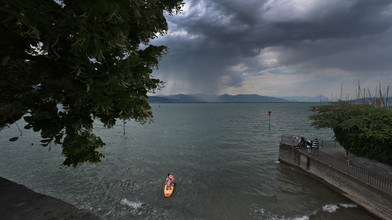 Sieben Menschen von sinkendem Floß auf Bodensee gerettet