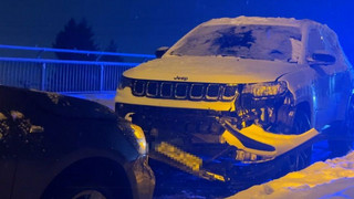 Busverkehr eingestellt! Spiegelglatte Straßen und Schneefall