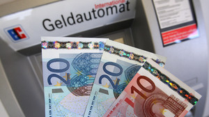 Nebelanlage stoppt Geldautomaten-Sprenger in Bad Homburg