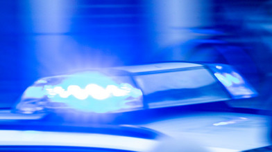 Frankfurt: Jugendliche rasen im Lkw vor der Polizei davon