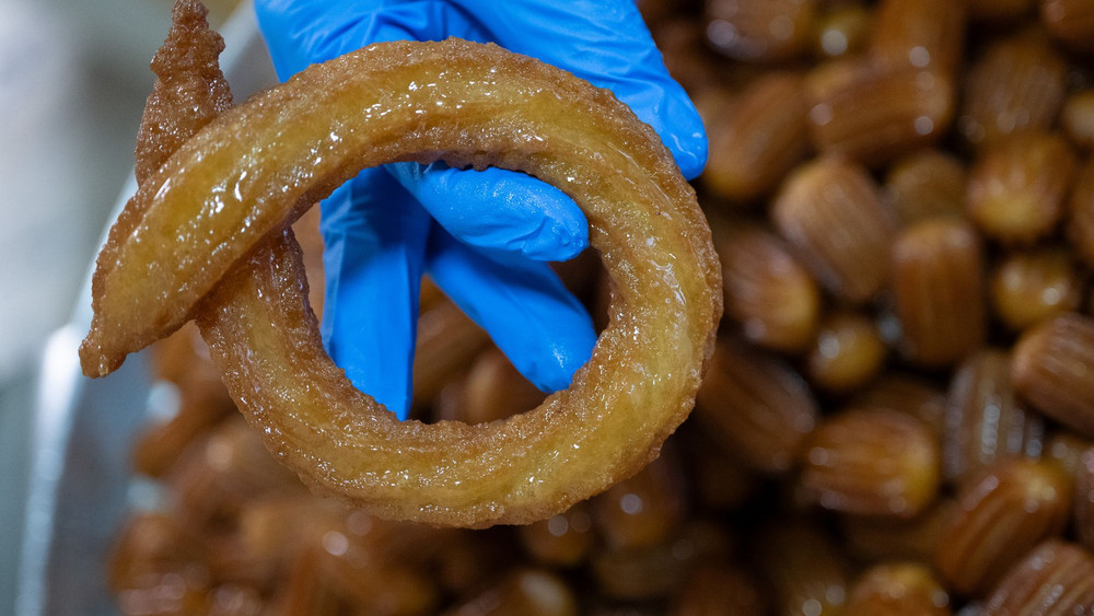 Baklava-Hochsaison im Moschee-Innenhof