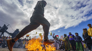 35.000 feiern in Frankfurt das kurdische Neujahrsfest Newroz