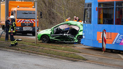 Unfall mit Straßenbahn in Kassel: Autofahrer schwer verletzt