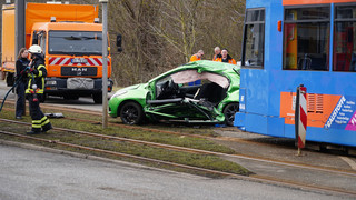 Unfall mit Straßenbahn in Kassel: Autofahrer schwer verletzt