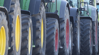 Bauern protestieren in Kassel: 250 Trecker sorgen für Behinderungen