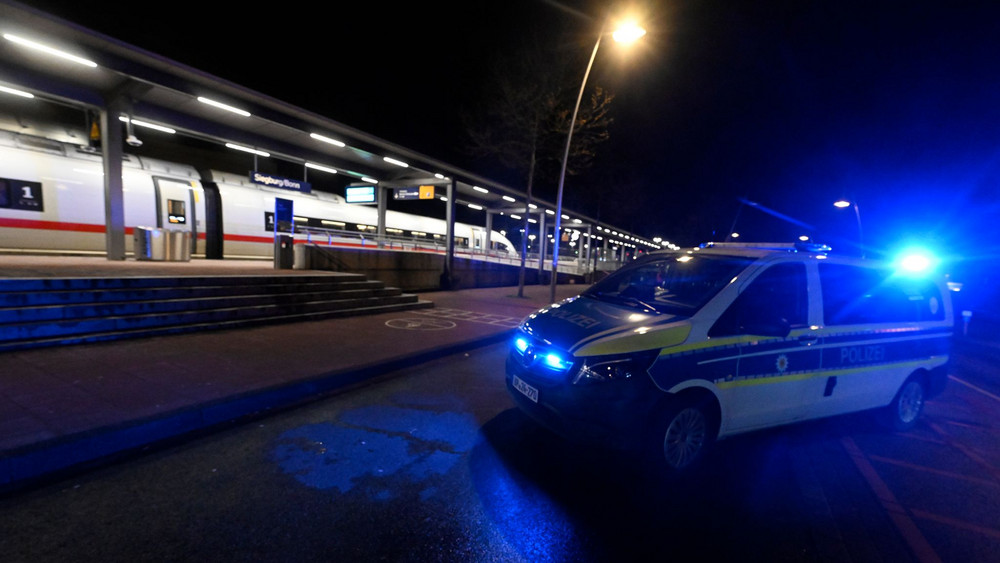 Mann droht mit Anschlag in ICE