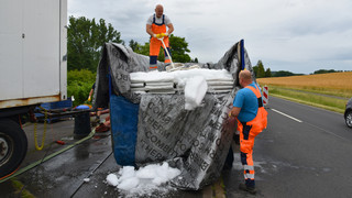 Schnee in Bad Salzschlirf: Abkühlung bei Kanalarbeiten