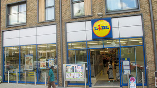 Aldi und Lidl bauen Großbritannien-Geschäft weiter aus