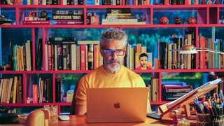 Wenn Fiktion die Wirklichkeit verschiebt: "Bitteres Fest" von Pedro Almodóvar