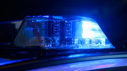 Mann zieht in Taxi blank und attackiert Polizisten