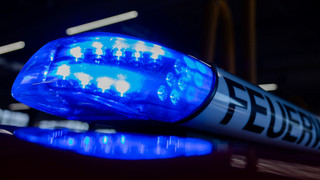 Brennende Mülltonne führt zu hohem Schaden an Hochhaus in Offenbach