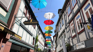 "Alles uff die Gass" verwandelt Gelnhausen in Antikmarkt