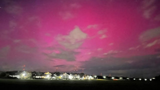 Foto aus Grebenhain im Vogelsberg: Rote Polarlichter über Hessen