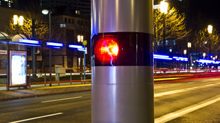 Frankfurter Urteil zu Ampel-Blitzer: Höheres Bußgeld für SUV-Fahrer