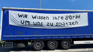 LKW-Streik in Gräfenhausen an A5: Trucker warten auf über 500.000 Euro