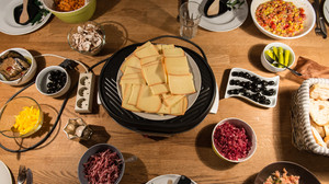 Das perfekte Raclette: Was gehört ins Pfännchen?