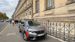 Kunstraub im Louvre: Zwei Festnahmen nach Millionen-Diebstahl