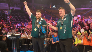 Waliser besiegt: Nordirland gewinnt Darts-Titel in Frankfurt