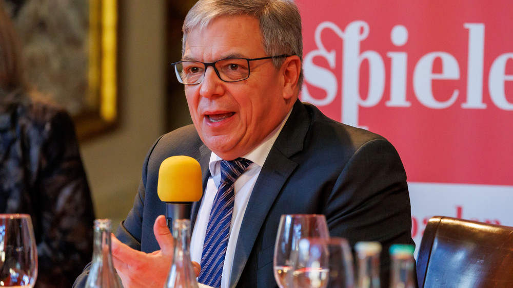 Ist seit Juni 2019 Oberbürgermeister in Wiesbaden: Gert-Uwe Mende (SPD, 61)