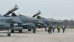 Lübeck: Fünf Eurofighter auf dem Flughafen gelandet