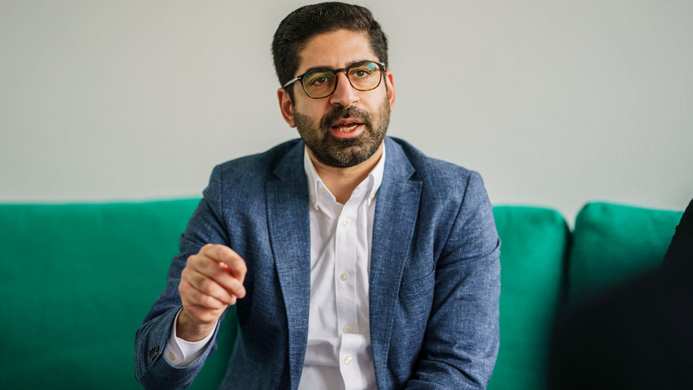 Hessens Wirtschaftsminister Kaweh Mansoori (SPD)