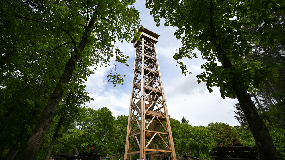 Wegen Schäden am Fundament verzögert sich die Eröffnung des Goetheturms in diesem Jahr. Voraussichtlich ab Mai kann der Turm dann wieder bestiegen werden.
