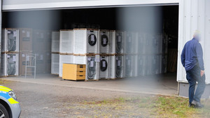 Hehlerware im Wert von 5 Millionen Euro in Lagerhalle in Ulrichstein