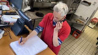 Pizzabäcker Michele Cirillo aus Modau kämpft gegen Fake-Bestellungen