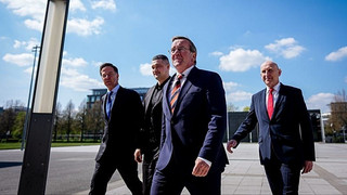 Berlin: 120.000 Drohnen und neue Raketen für die Ukraine zugesagt