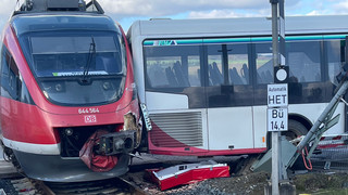 Nach Taunusbahn-Unglück: Polizei ermittelt gegen Busfahrer