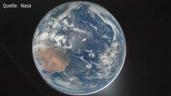 Auf dem Weg zum Mond: Astronauten sehen die Erde nur noch als blauen Punkt
