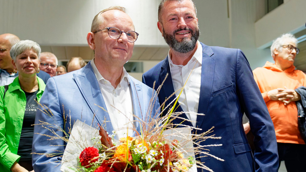 Kandidat Blettner (l) landete laut vorläufigem Wahlergebnis vor seinem Konkurrenten Gotter.