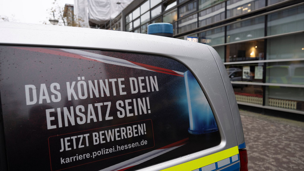 Innenminister Poseck besucht 1. Polizeirevier