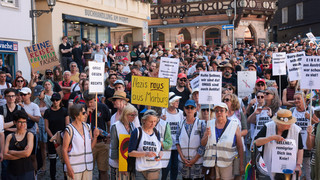 Marburg: Tausende protestieren gegen rechtsextreme Lesung