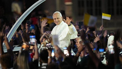 Papst Leo XIV zieht 800.000 Gläubige nach Paris vor bewegender Lourdes-Pilgerreise