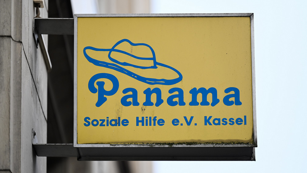 Betroffen auch PanamExistenzsorgen auch bei Panama, die Tagesaufenthaltsstätte der Sozialen Hilfe e.V. Kassel - der Verein berät und betreut wohnungslose, hilfebedürftige, und sozial benachteiligte Menschen. Aufgrund der Pandemie und der Auswirkungen des Krieges stehen dem Verein immer weniger Spenden zur Verfügung.