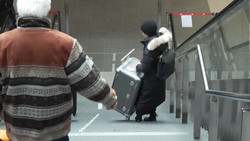 Treppen steigen und Koffer tragen: Längerer Rolltreppen-Ausfall am Berliner Hauptbahnhof