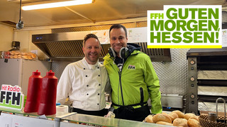 Pommes für alle: Daniel Fischer schmeißt ne Runde in Oberursel