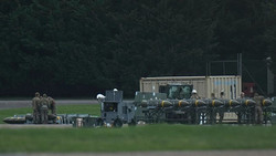 Anti-Terror-Ermittlungen nach Sprengstoff-Alarm bei britischem Air Force Stützpunkt
