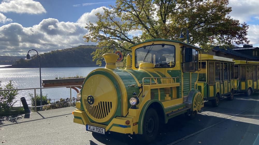 Rund 10.000 Fahrgäste hat die Waldecker Schlossbahn in dieser Saison vom Edersee zum Schloss Waldeck und zurück gebracht - weit weniger als erwartet.