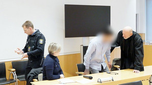 Lebenslänglich wegen Mord an 23-Jähriger - Messerstecher (27) verurteilt